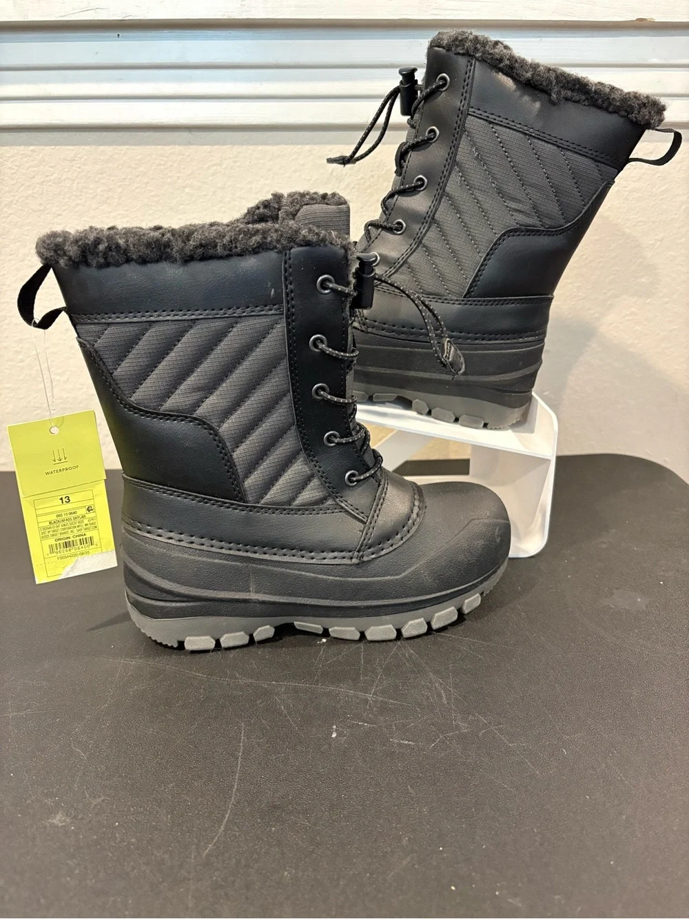 Kids' Skylar Winter Snow Boots - All In Motion Black Youth Sz 1Y Fast Shipping